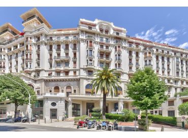 De la modeste masure au prestigieux palace : l’histoire fascinante d’un domaine niçois
