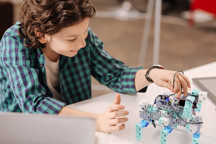 Stages vacances avec le Club DigiRobot à Nice Du 1er au 11 juillet 2025