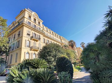 Le Palais de Nice, écho discret de la Belle Époque